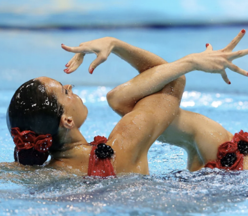 Why Artistic Swimmers Use Gelatin In Their Hair (and why hairspray doesn’t stand a chance)